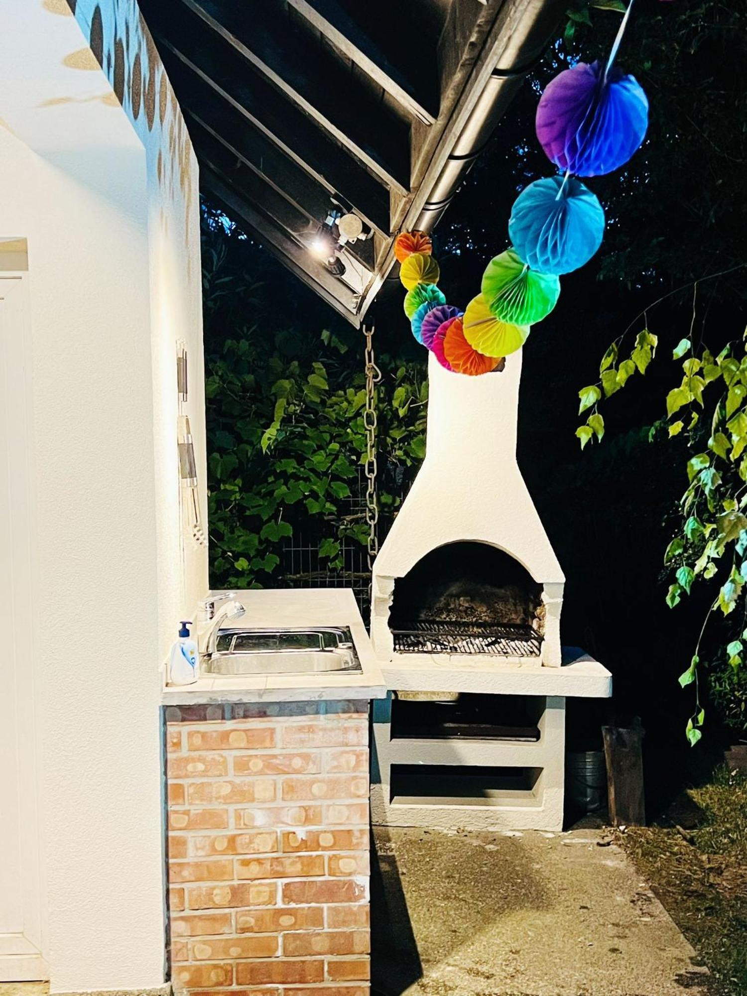 Evie'S Tree House Vila Dragomirna Exterior foto