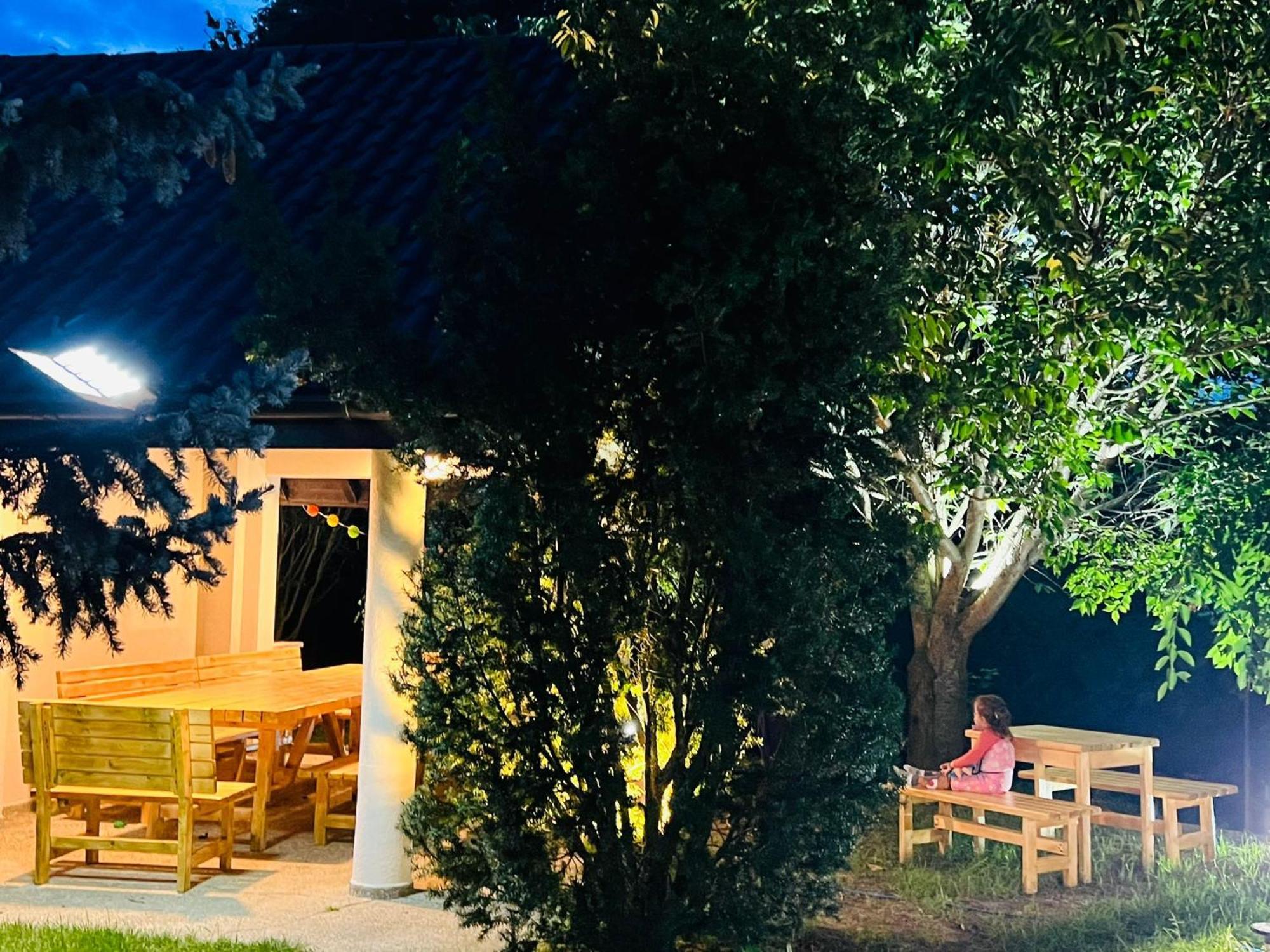 Evie'S Tree House Vila Dragomirna Exterior foto